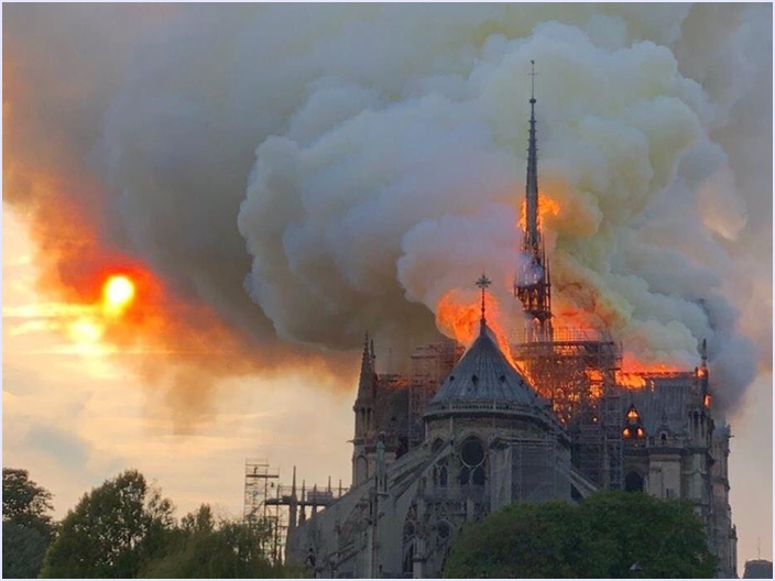 ノートルダム大聖堂,火災